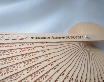 Personlig träfläkt för bröllop, en present till gäster