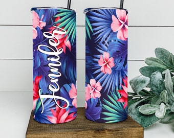 Bicchieri da damigella d'onore personalizzati, bicchieri di ibisco hawaiano, bicchieri skinny personalizzati, 20 once. Tazze per feste di addio al nubilato, bicchieri floreali