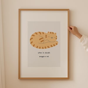Gatto soriano arancione addormentato, stampa di gatto rosso, arte murale alla moda, stampe azzurre, poster estetici, arredamento minimalista per la cameretta delle bambine