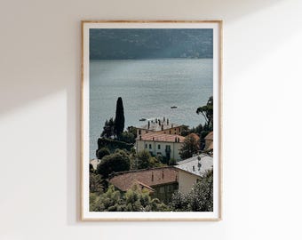 Accessoires esthétiques de salon, impression de photographie du lac de Côme, téléchargement numérique d'art mural de style italien, cadeau créatif de décoration méditerranéenne.