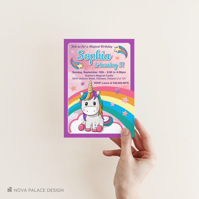 Puede incluir: Invitaci&oacute;n morada con un arco&iacute;ris y un unicornio de dibujos animados. El texto dice "Join us for a Magical Birthday Sophia is turning 5! Sunday, September 10th - 2:00 to 4:00pm Sophia's Magical Castle 5244 Unicorn Street, Oshawa, Ontario L1J 7J1 RSVP: Laura at 546.856.8879"
