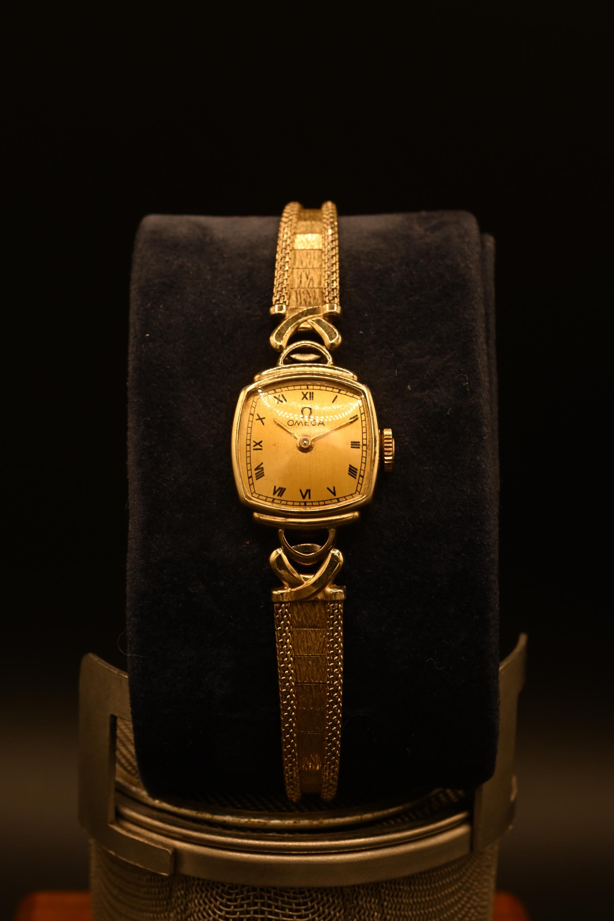 Ladies 18k Gold Watch - Etsy display picture 2