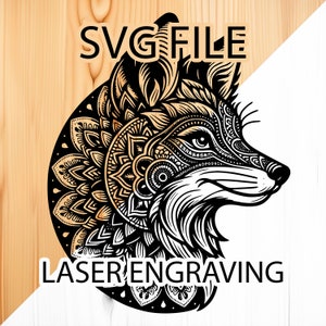 Puede incluir: Ilustración en blanco y negro de línea de arte de una cabeza de zorro con intrincados patrones de mandala. El texto "SVG FILE LASER ENGRAVING" está en la parte superior e inferior de la imagen.