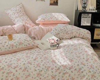 Pretty in Pink and white floral ditsy floral duvet cover spring summer 2024 bedding single, double,king, superking vintage duvet bedding