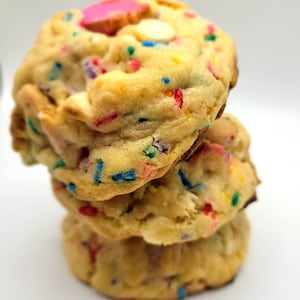 Rainbow Bae - Sugar cookie with sprinkles, animal crackers and white chocolate chips