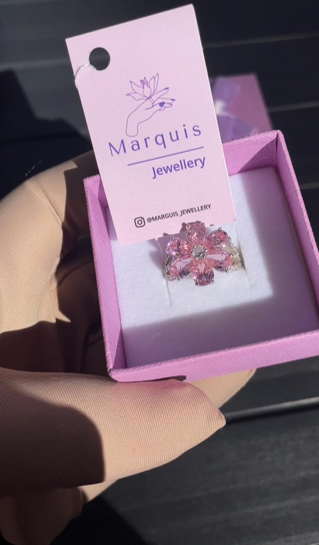 Magnolia Edu Yildiz by Serkana Bolata With Sen Cal Kapimi. Flowers