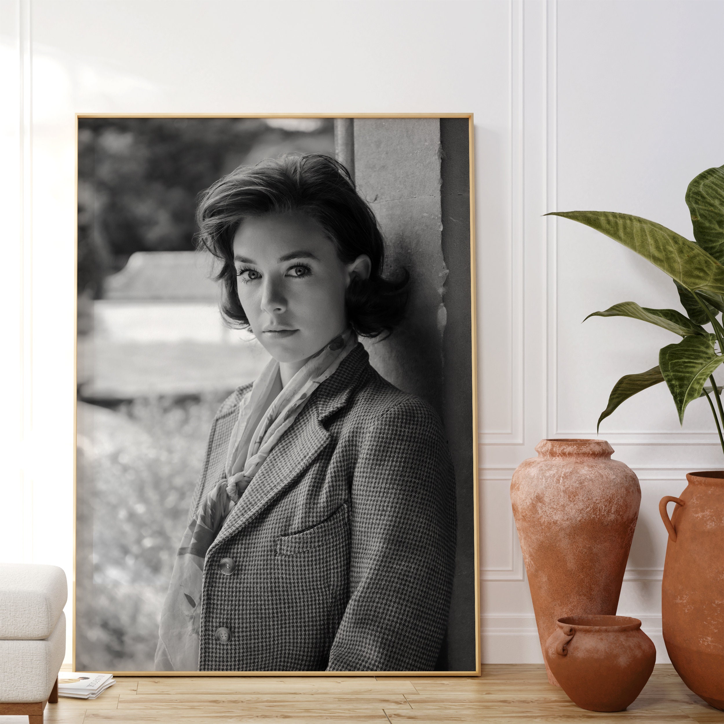 Vanessa Nuala Kirby Print, Vanessa Kirby Poster, the Crown Tv Poster, Black and White Wall Art