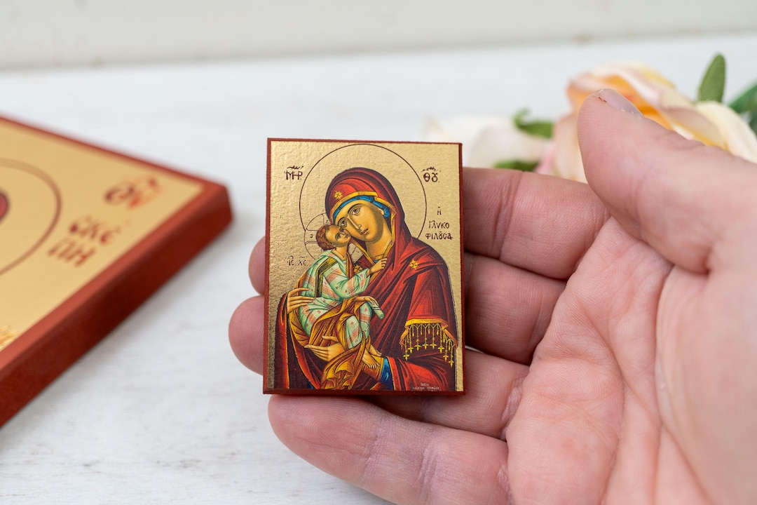 Virgin Mary the Sweet-kissing Pocket Wooden Christian Icon on Golden ...