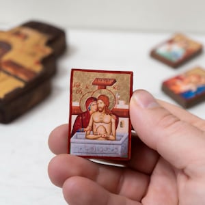 Ícone da Humilhação de Jesus Cristo Ícone Cristão de Bolso de Madeira em Tela de Seda Detalhe Intrincado Ícone Feito à Mão Pequeno o Suficiente para Levar a Qualquer Lugar