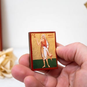 Icona cristiana tascabile in legno di Santa Maria Egiziaca su tela di seta. Dettagli intricati. Icona fatta a mano. Abbastanza piccola da portare ovunque.