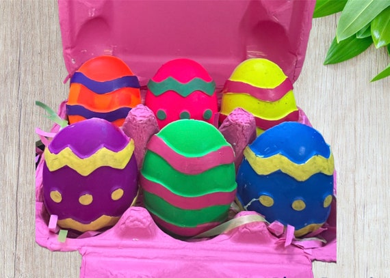 EASTER Crayons, Easter Party Favor, Easter Egg Shaped Crayons