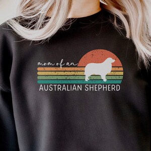 Retro Australian Shepherd Mom Sweatshirt, gift for Aussie dog owner, Australian Shepherd mama birthday gift, Aussie dog owner shirt