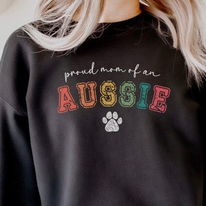 Retro Australian Shepherd Mom Sweatshirt, gift for Aussie dog owner, Australian Shepherd mama birthday gift, Aussie dog owner shirt