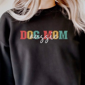 Retro Australian Shepherd Mom Sweatshirt, gift for Aussie dog owner, Australian Shepherd mama birthday gift, Aussie dog owner shirt