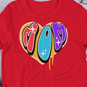 Trendy Unisex T-Shirt Featuring Bold 'Mom' Design - Perfect Gift!;  Unisex t-shirt