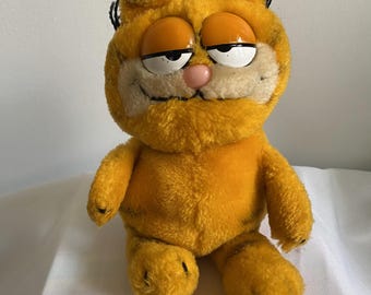 Vintage 1981 Dakin Garfield plush, Fat Cat stuffed animal, Garfield the cat collectible, 10 inches, 7 inches sitting