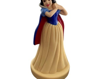 2001 Hasbro Disney Princess Snow White Plastic Play-Doh Stamper, 4-1/2 inches