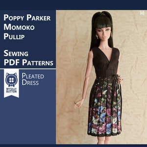 Puede incluir: Patrón de costura para un vestido plisado para una muñeca Poppy Parker, Momoko o Pullip. El patrón se llama "Vestido plisado" y es de My Silly Button. La muñeca lleva un vestido negro con estampado floral.
