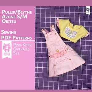 Può includere: Modello di cucito per abiti di bambola rosa e gialli per bambole Pullip, Blythe, Azone e Obitsu. Il modello include un vestito a salopette rosa con un bordo a balze e una camicetta gialla con un motivo a farfalla. Il modello è disponibile per il download in PDF.