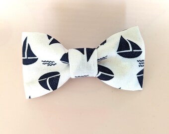 White bowtie. nautical bow tie for boys, Kids Clip-On Bow Tie, ring bearer bow tie, sailboats bow tie, sail bow tie, baby sailor bow tie