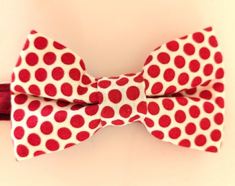 Red dots bowtie, boys tie. Kids Clip-On Bow Tie, ring bearer bow tie, red polka dots BowTie, boys dots tie, baby bow tie, toddler bow tie