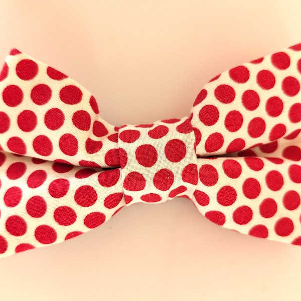 Red dots bowtie, boys tie. Kids Clip-On Bow Tie, ring bearer bow tie, red polka dots BowTie, boys dots tie, baby bow tie, toddler bow tie