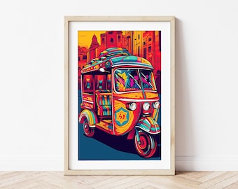 Può includere: Un'illustrazione colorata di un tuk-tuk decorato, un veicolo a tre ruote, che guida per una strada cittadina. Il tuk-tuk è rosso, giallo, blu e verde con motivi e disegni intricati. Lo sfondo è un blu vibrante con edifici in lontananza.