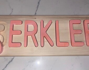 Benutzerdefiniertes Namenspuzzle aus Holz