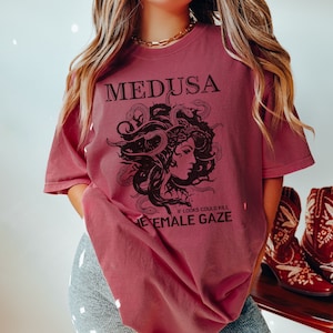 SHORT RELAXED SWEATER GAZE OF MEDUSA