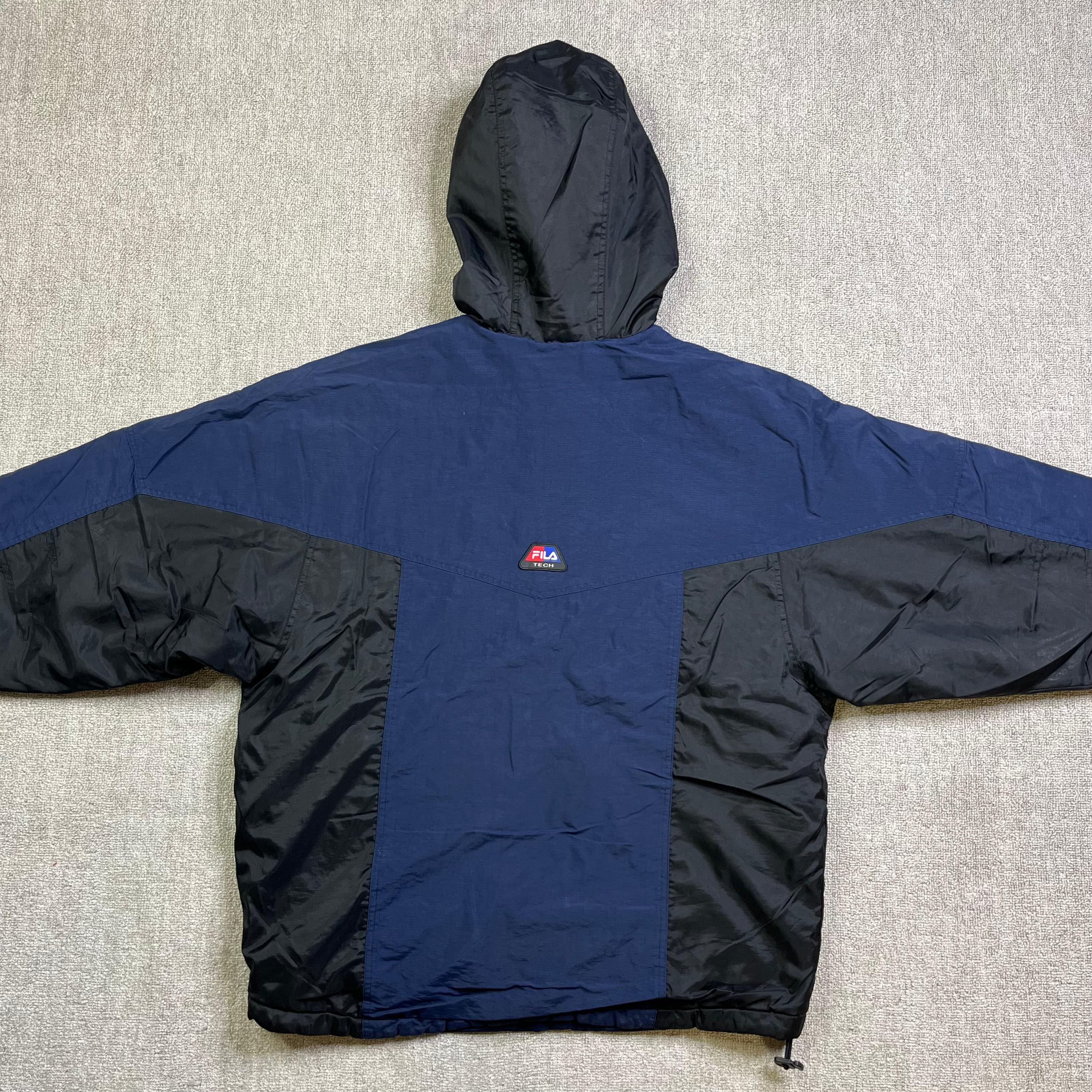 [ FILA ]★Motor core cut point hood windbreaker FILA ]☆Motor core cut point hood windbreaker Fila Sport