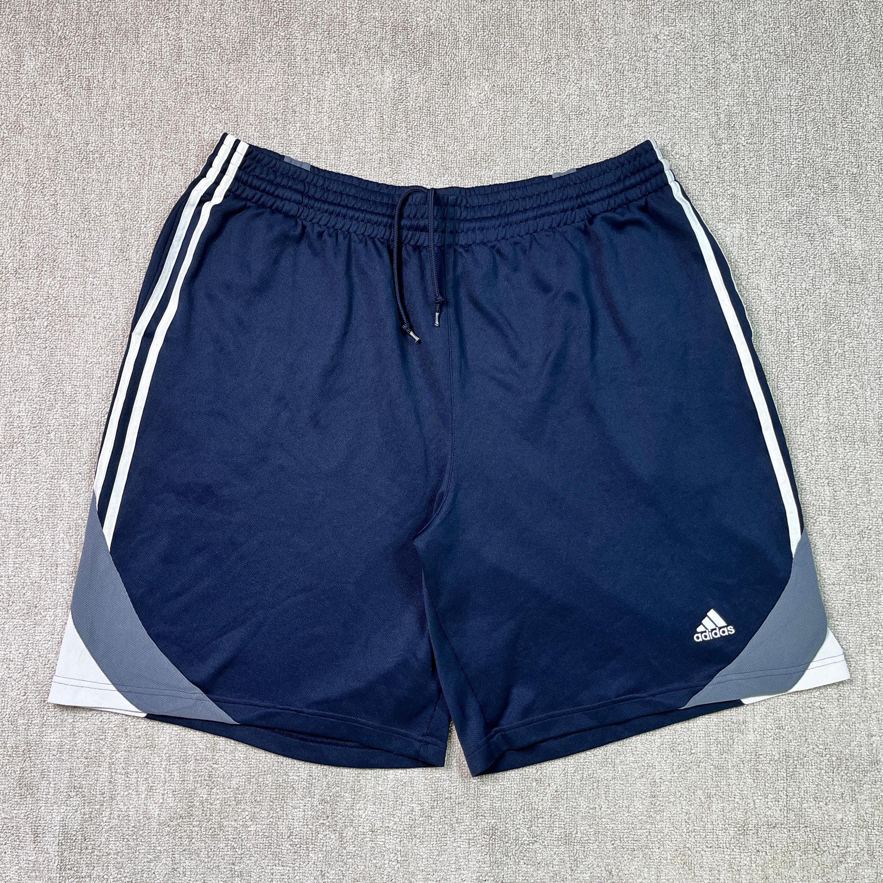 Adidas vintage shorts - Etsy 日本