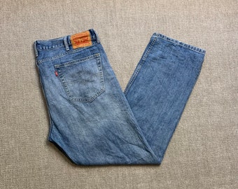 Levi’s 505 Jeans Straight Leg Regular Fit Zip Fly Vintage Medium Wash 40x32