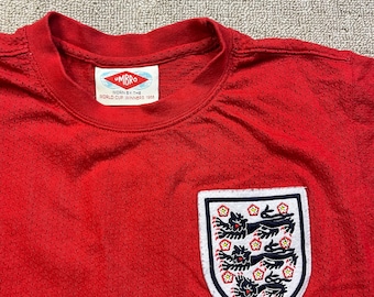 1966 ENGLAND WORLD CUP SHIRT JERSEY SIGNED BY 9 - BOBBY CHARLTON - COA