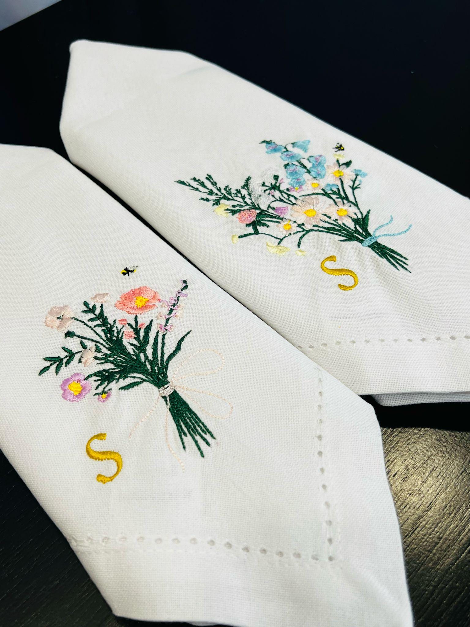 Embroidered napkin, Wildflower napkin, wildflower embroidered napkin, Embroidered Table Napkins, cloth table napkin,dinner napkin