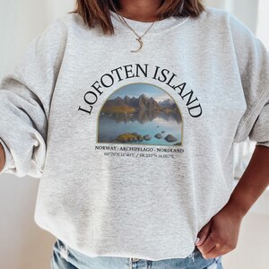 Camiseta unisex de las islas Lofoten, sudadera con capucha del archipiélago, camiseta de Lofoten, suéter de Lofoten, camiseta de Noruega, montañas, agua, regalo perfecto