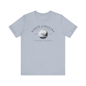 Camiseta de Carolina del Norte, souvenir de Carolina del Norte, camiseta de Carolina del Norte, camiseta unisex, regalo de Carolina del Norte, camiseta con el cuarto de Carolina del Norte, camiseta del estado imagen 5
