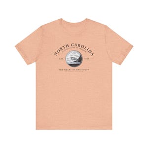 Camiseta de Carolina del Norte, souvenir de Carolina del Norte, camiseta de Carolina del Norte, camiseta unisex, regalo de Carolina del Norte, camiseta con el cuarto de Carolina del Norte, camiseta del estado imagen 4