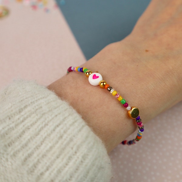 Zartes Boho Perlenarmband "Candy Lover" // Personalisierbar // Bunt // Golden // Neon // Herz // Geschenk // Rocailles // 2mm // 3 Größen