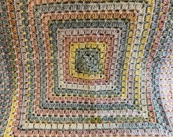 Kocyk dla babci, kocyk dla dziecka, prezent na baby shower, ręcznie robiony kocyk dla dziecka, kocyk do wózka, szydełkowany afgan, afgan dla dziecka