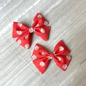 Daisy Bow, Flower Bow, Pink Bow, Flower Hair Accessories, Flower Hair Clip, Floral Hair Clips, Floral Hair Pins, Hair Bows, Double Bow