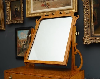 Espejo de tocador inglés antiguo de madera de arce ojo de pájaro, circa 1830-1850.