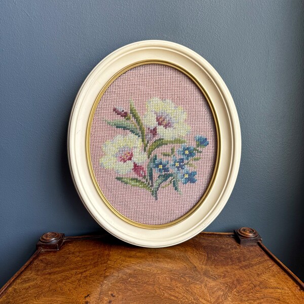 Vintage White Oval Framed Stitchwork, Floral Stitchwork In An Oval White Frame, Wall Hanging Home Décor, Gift Idea