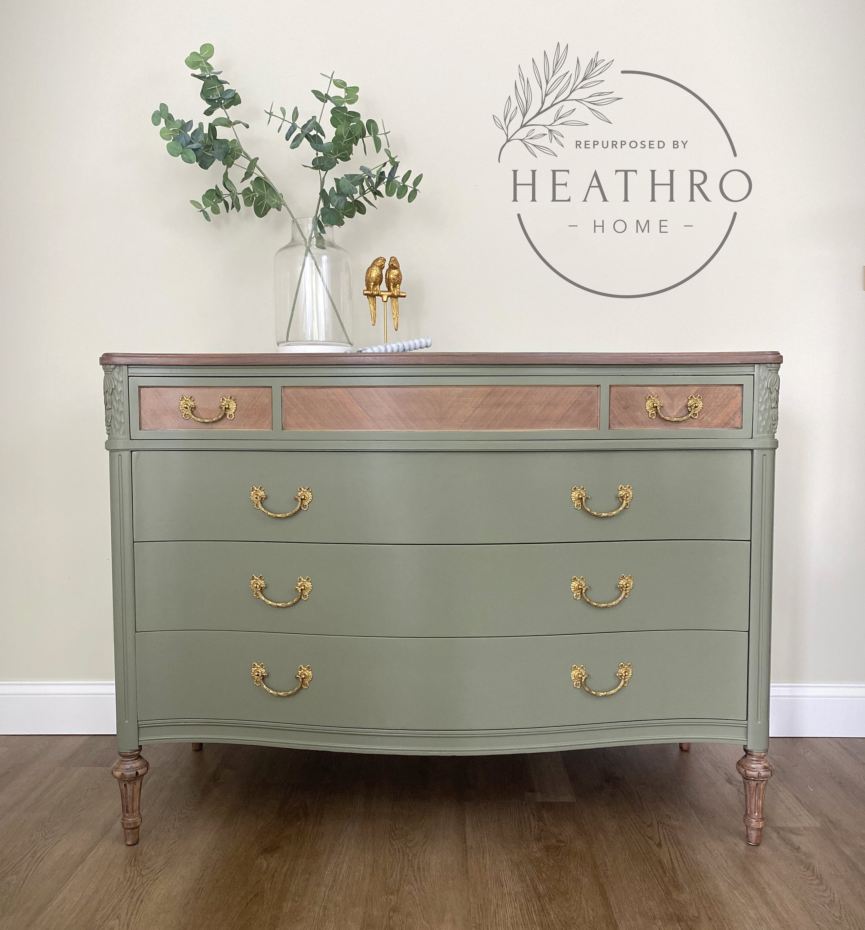 SOLD!! Vintage Dresser - Etsy