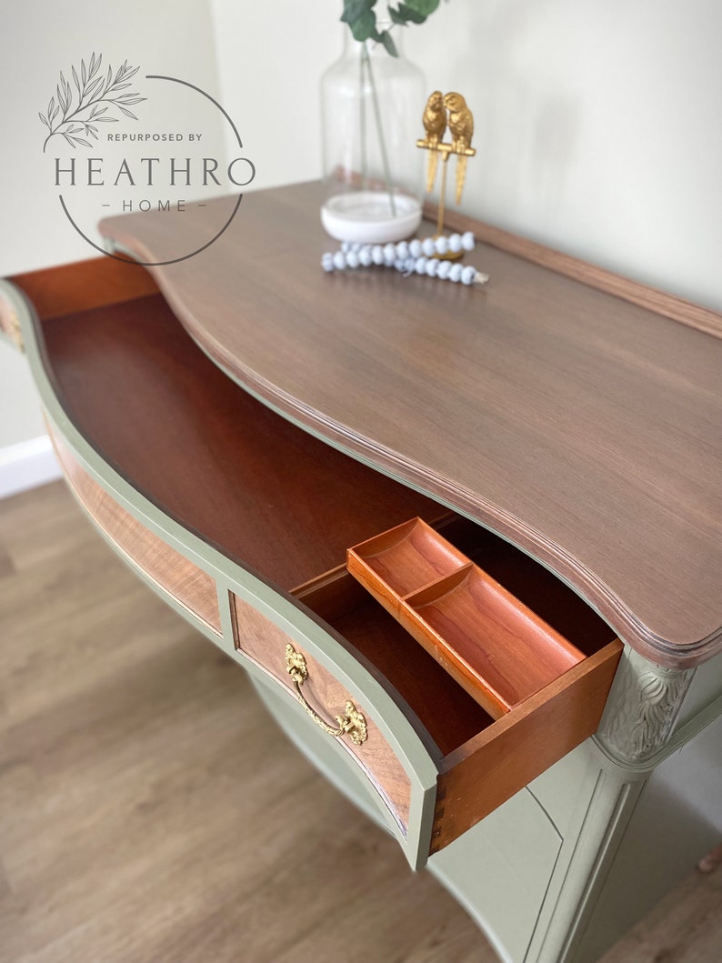 SOLD!! Vintage Dresser - Etsy