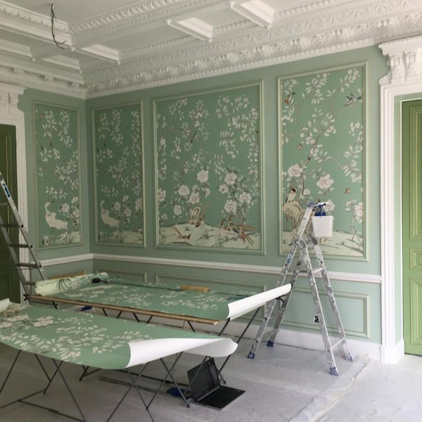 LE PETIT APPARTEMENT/Chinoiseries wallpaper/Flower and birds/Botanical art/Mural/Printed on Metallic leaf/Faux silk/Paper/Grasscloth