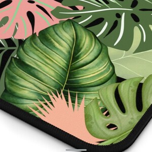 Boho löv skrivbordsmatta, monstera löv skrivbordstillbehör, ljus cottagecore hemmakontorsmatta, XL datorplatta, blommig laptopplatta, stor spelplatta bild 7