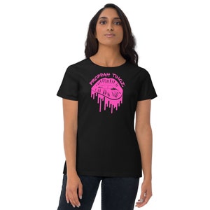 Women&#39;s crew neck t-shirt: Proppah Tingz Lip Design- Pink