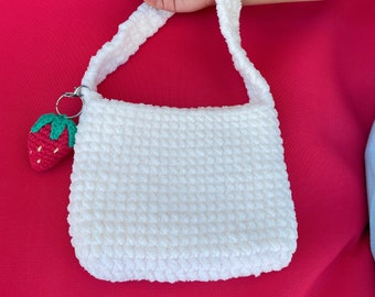 Chunky crochet bag, chunky bag, handmade bag, crochet purse, casual crochet bag, girls gift, birthday gift, strawberry bag, Valentine's gift