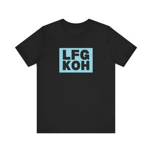 Camiseta de retiro de fútbol LFG KoH, regalo para fanáticos del fútbol femenino, camiseta unisex para el día del juego, camiseta Gotham City Pride, camiseta de fútbol para adultos y niños imagen 4
