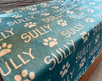 Personalized Paw Print Fleece Blanket: Custom Pet Name Blanket